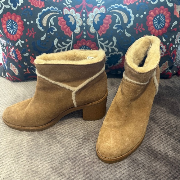 NWOT UGG KASEN BOOTS SIZE 9.5 - Picture 6 of 13